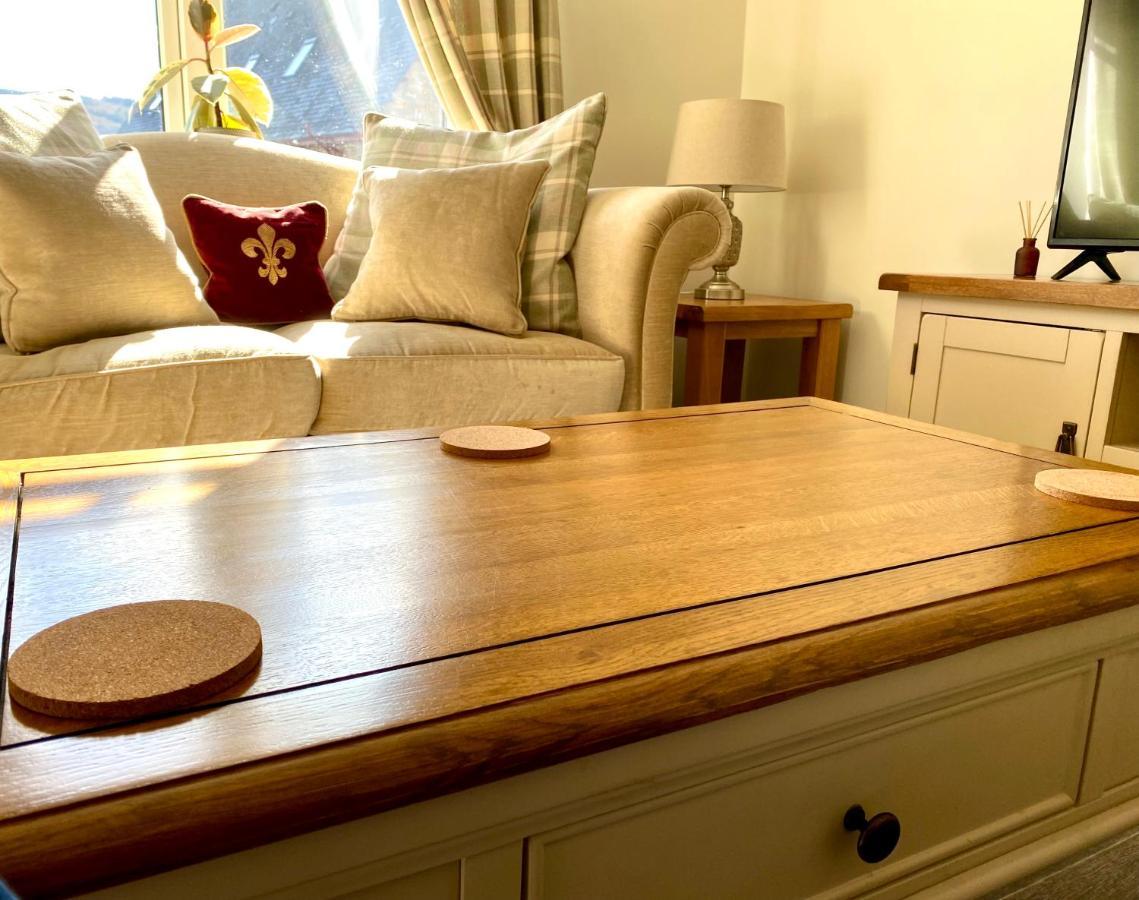 Beautiful 2 Bedroom, 2 Bathroom Flat With Parking. Pitlochry Luaran gambar